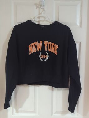 Forever 21 Black Cropped Sweatshirt with Orange 'New York' Graphic